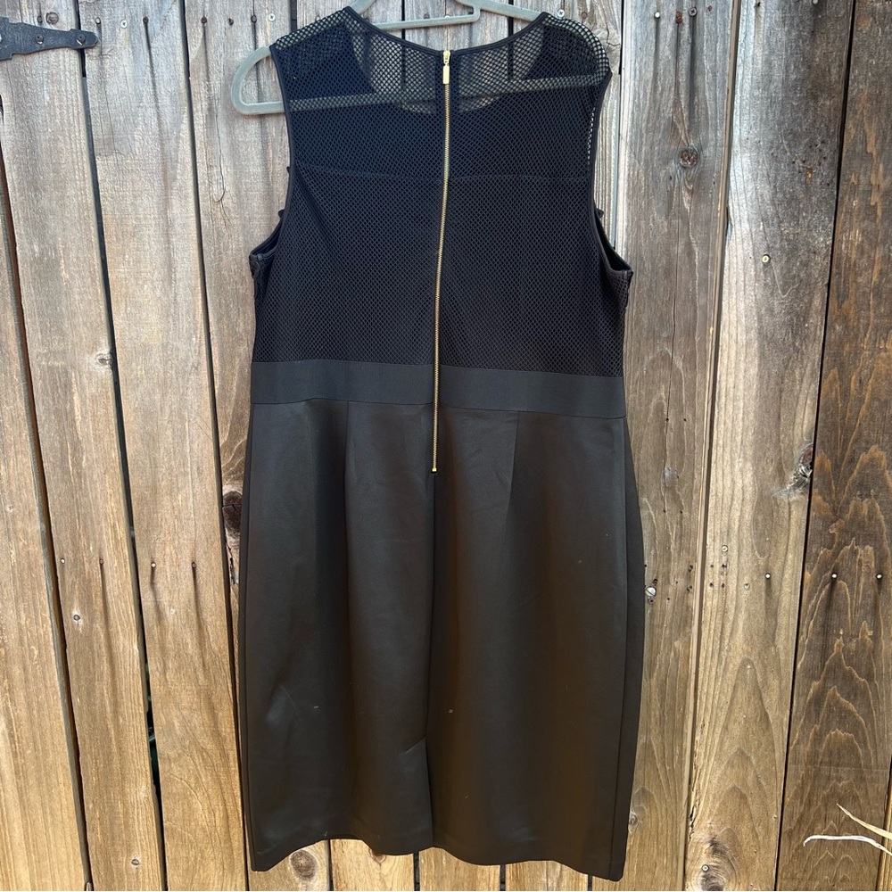 Dress - Picture 4 of 4